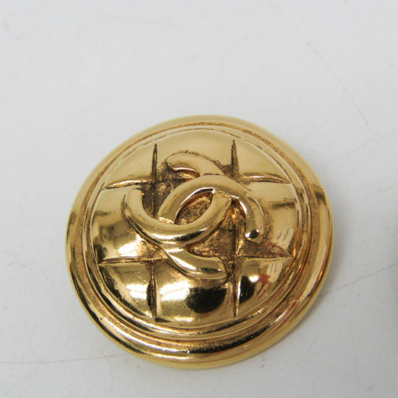 CHANEL Vintage Gold Logo Earrings - Picture 5 of 10
